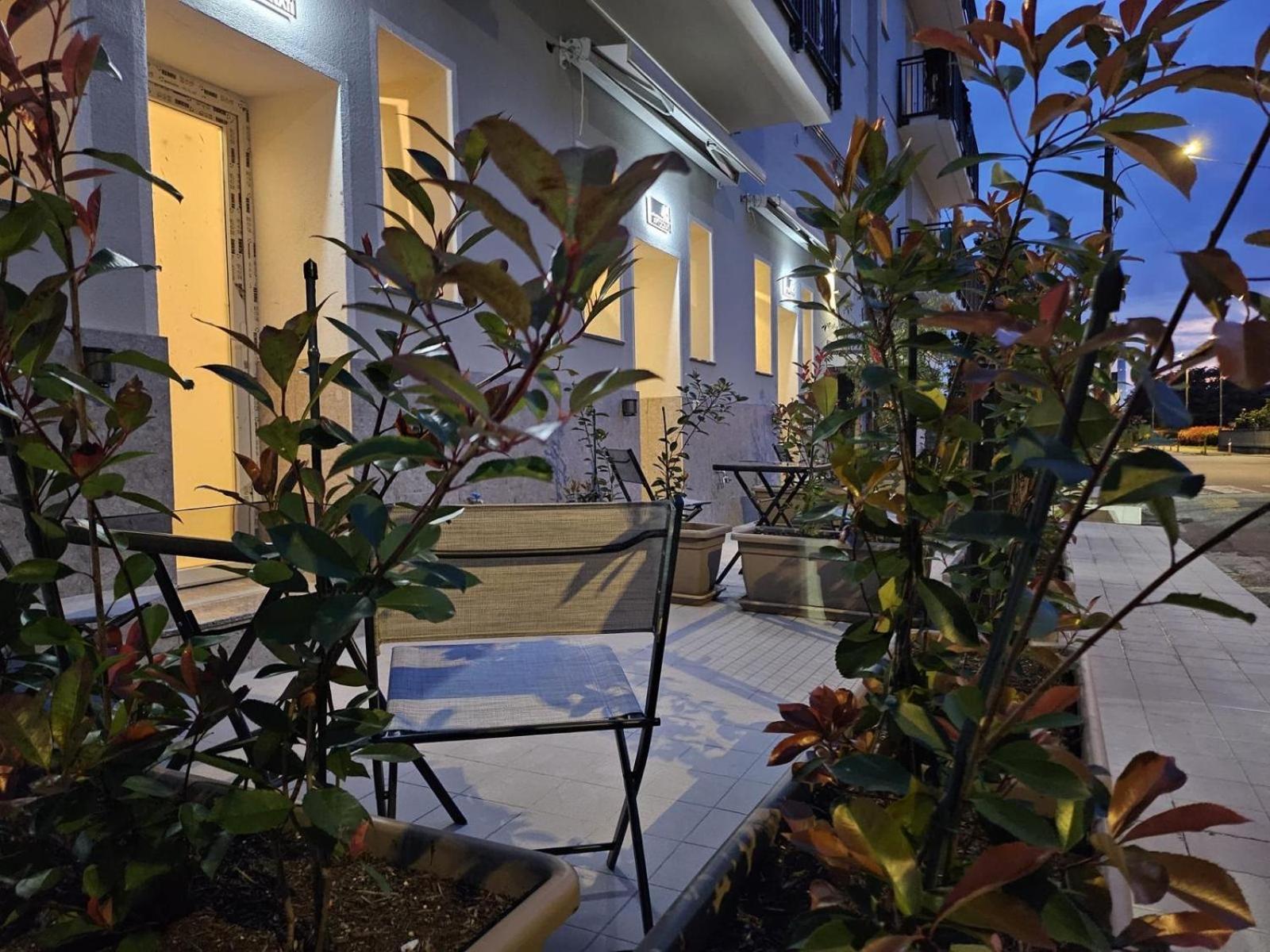 Apt Donati Home, Modernita E Comfort Con Parcheggio Gratuito Privato E Spazio Esterno Privato Cassano dʼAdda Camera foto